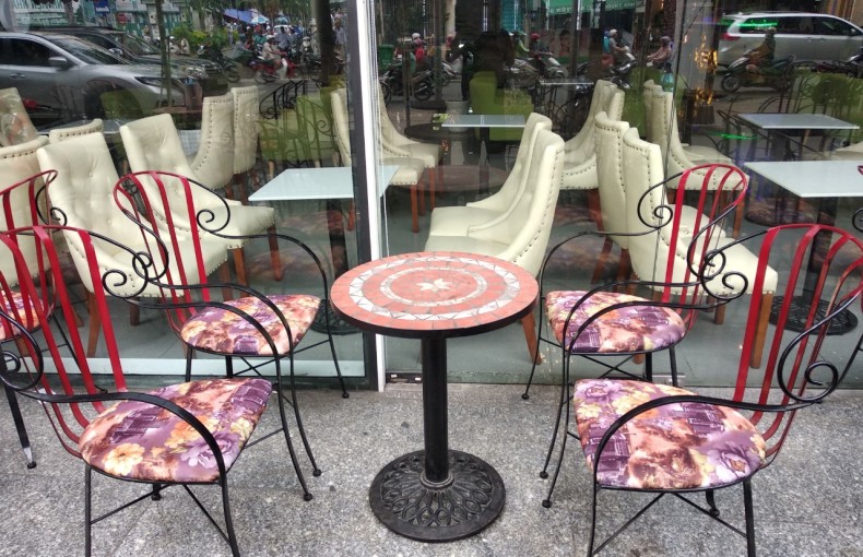 CHUYÊN SẢN XUẤT BÀN GHẾ SẮT CHO QUÁN CAFÉ LONG AN
